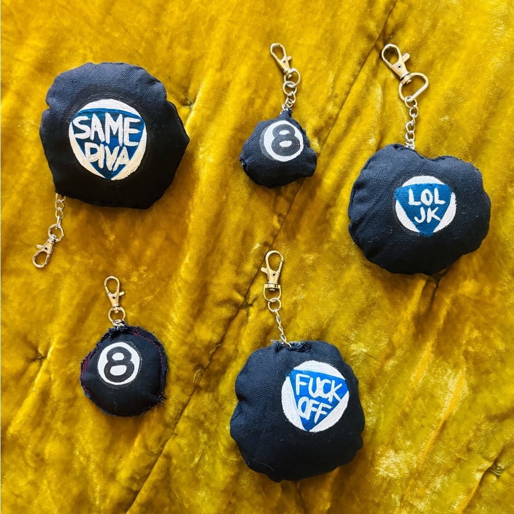 Handmade 8 ball keychains - Picture 4 of 4